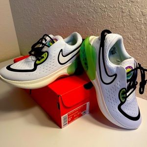 Nike Joyride Dual Run Sneakers